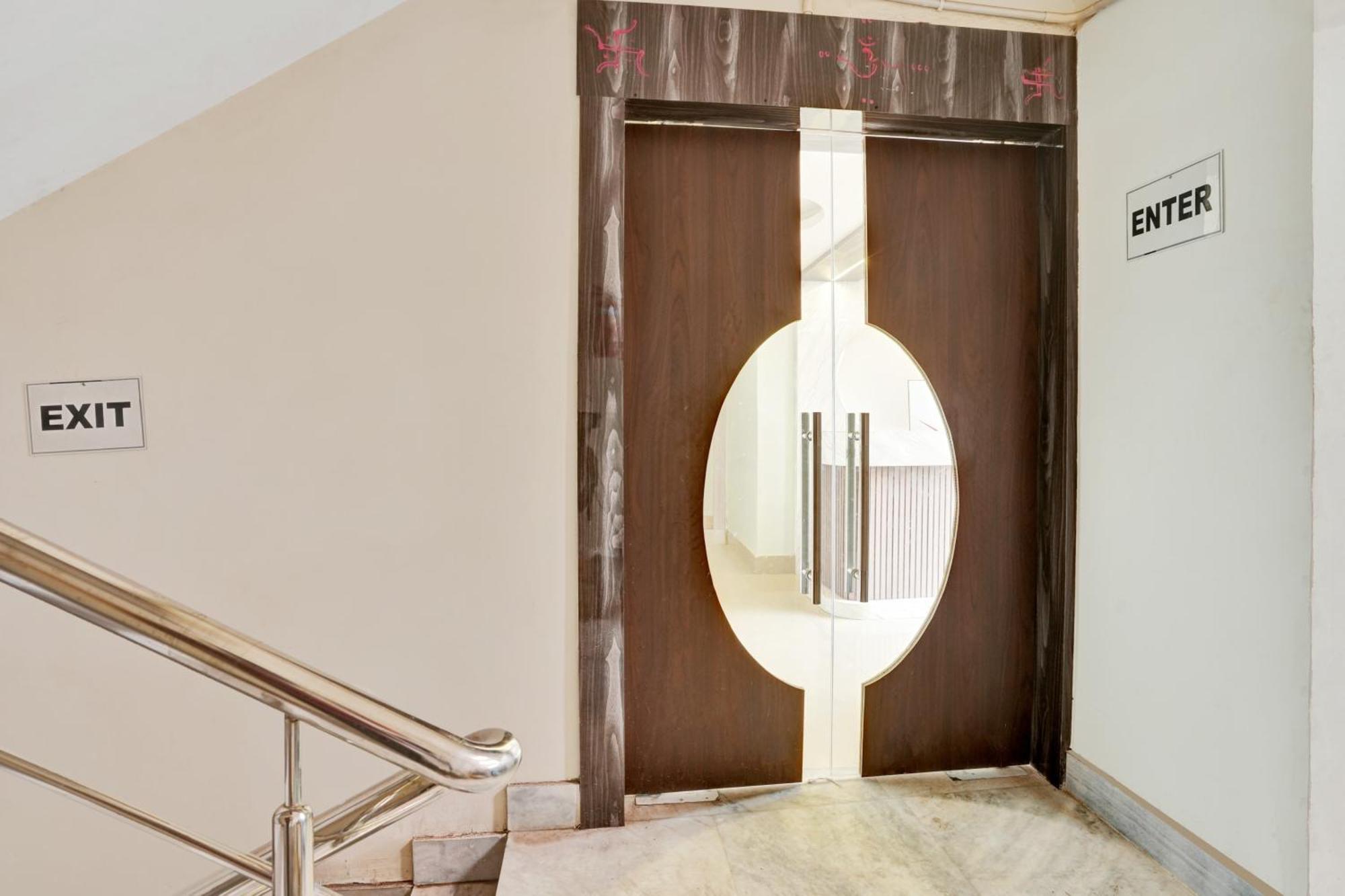 Hotel O Vira Джамшедпур Екстериор снимка
